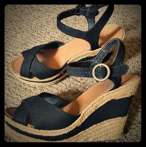 Nine West Flat form Sandals